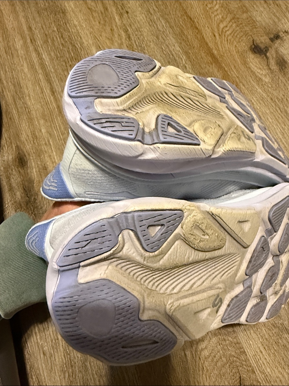 Hoka Clifton 9 Women's Light Lavender/Light Gray Running Sneakers - Picture 14 of 16